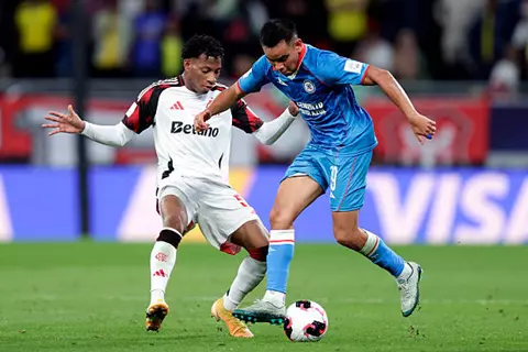 ضرب موعدًا مع بيراميدز.. فلامنجو إلى نصف نهائي كأس إنتركونتيننتال 2025